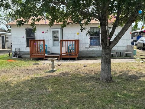 145 N Kowald LN New Braunfels TX 78130