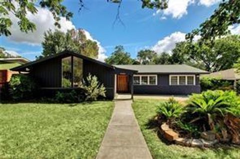 Photo of 1310 Briarcliff BLVD, Austin, TX 78723 (MLS # 9922291)