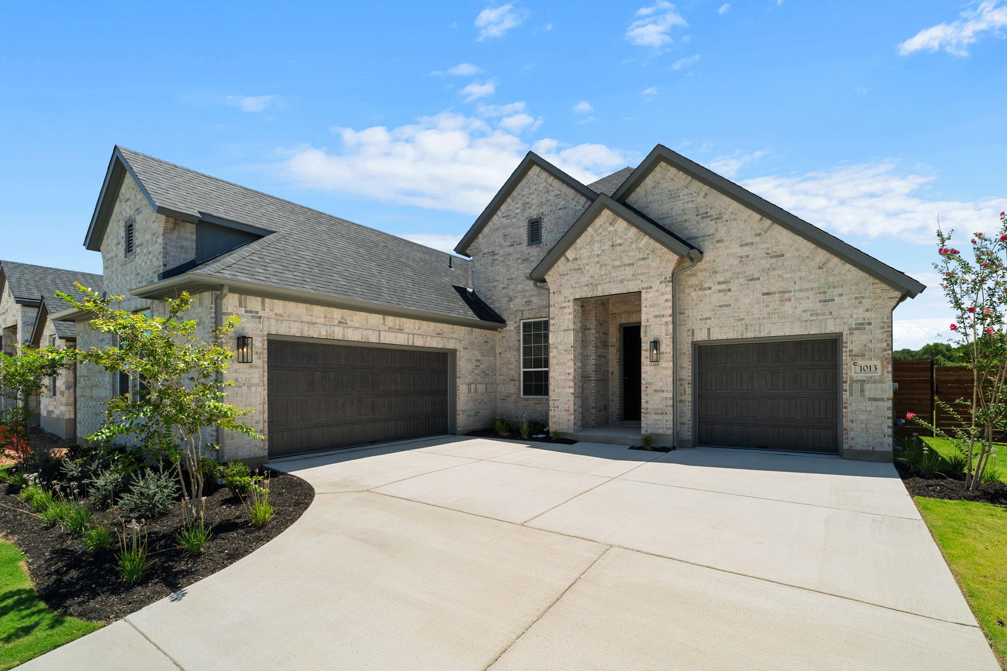 1013 Painted Horse DR