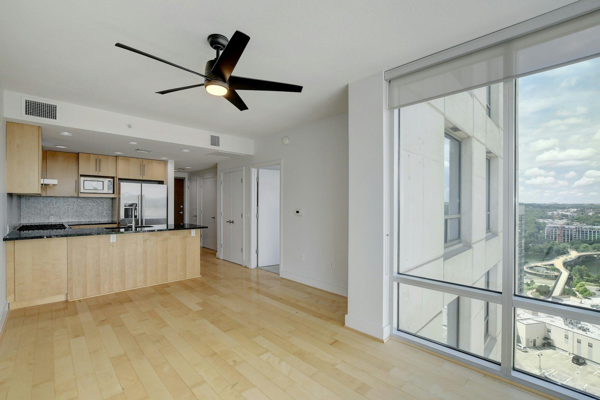 300 Bowie ST 2006