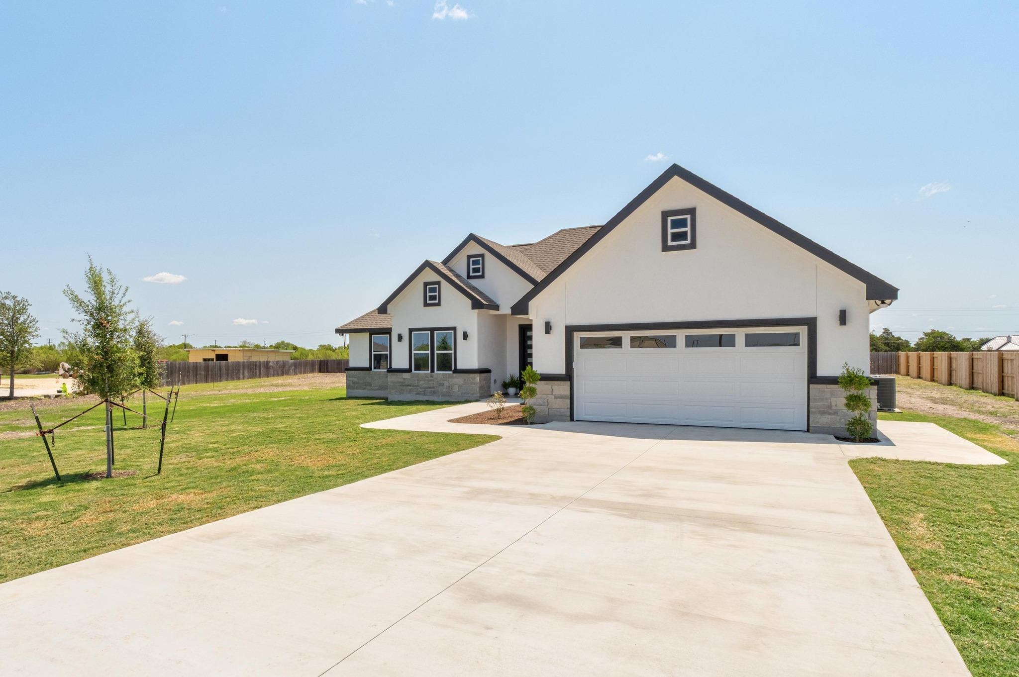 123 Bianca CIR