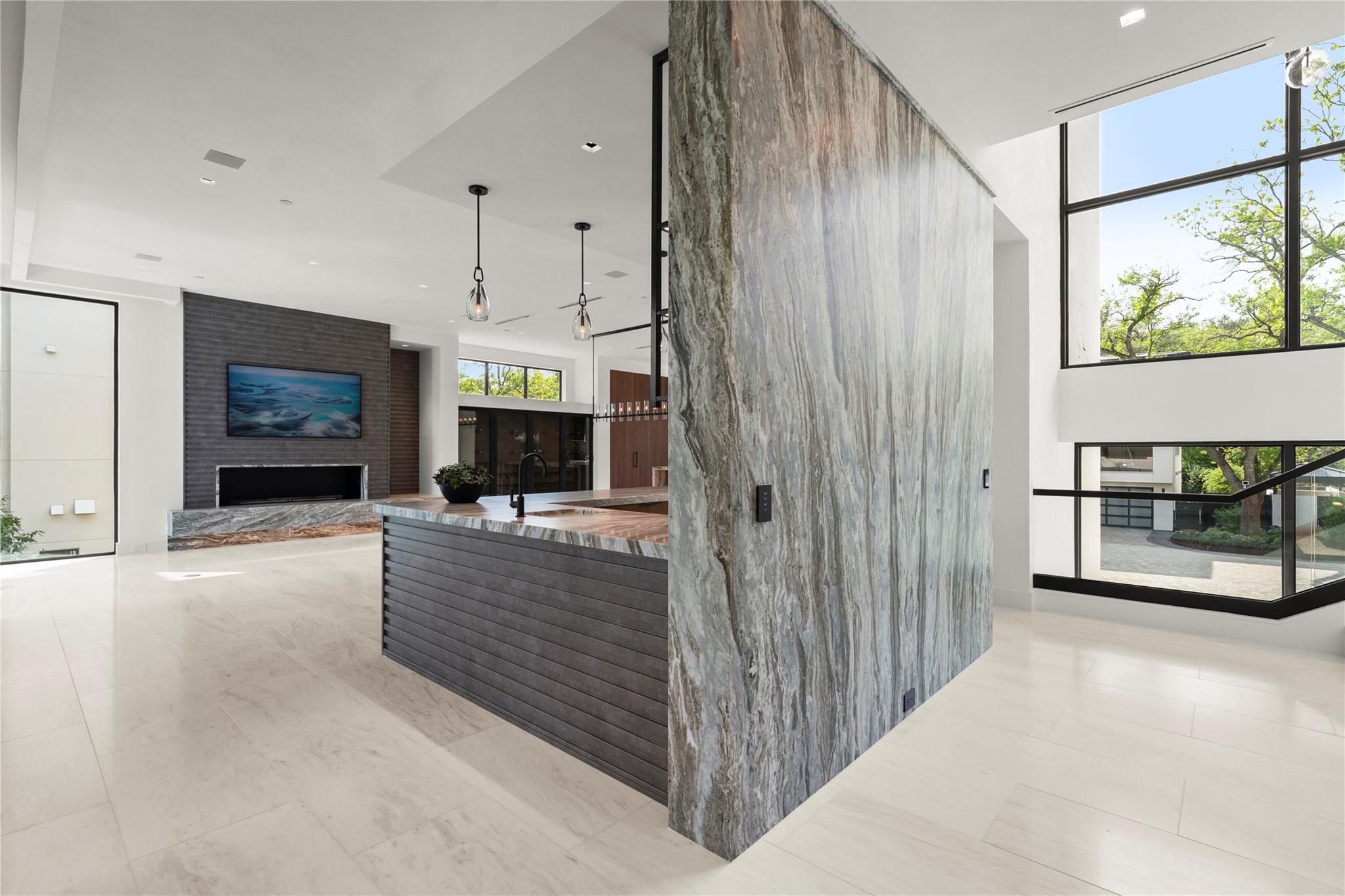 2503 Westlake DR 301