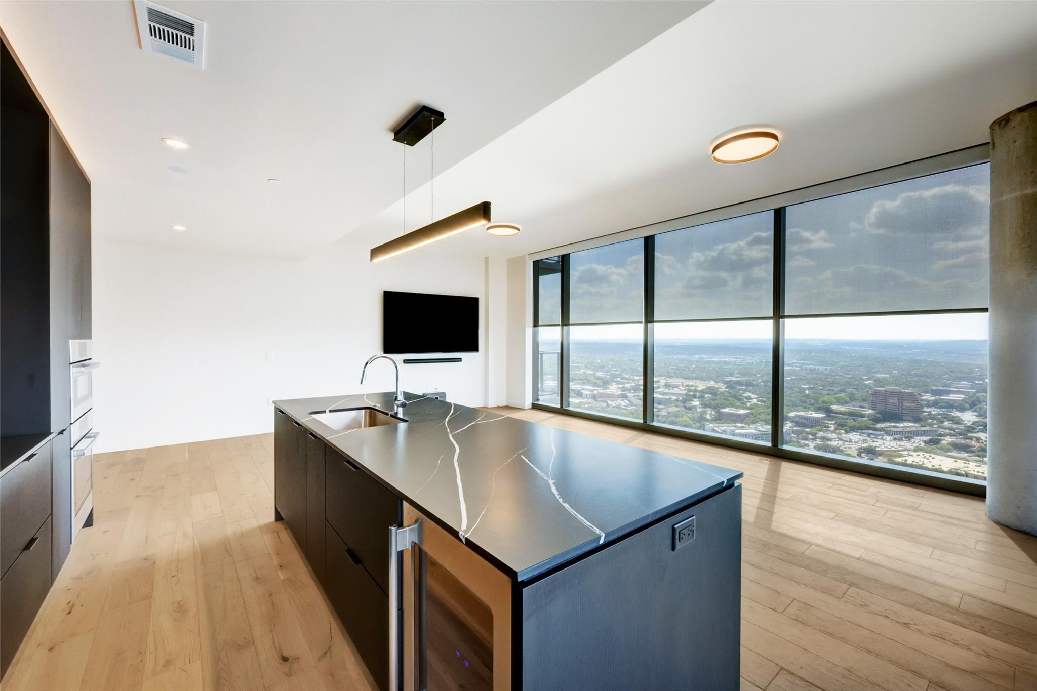 44 East Ave 4203