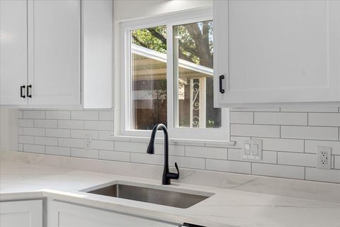 Tiny photo for 2301 Brookhill DR, Austin, TX 78745 (MLS # 1286050)