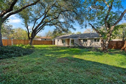 Tiny photo for 2301 Brookhill DR, Austin, TX 78745 (MLS # 1286050)