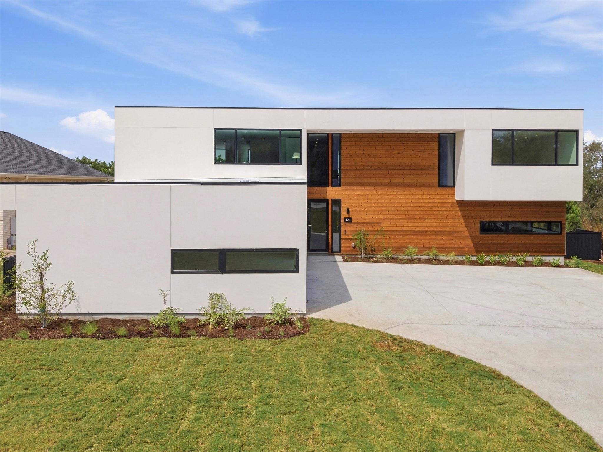 121 Clubhouse DR