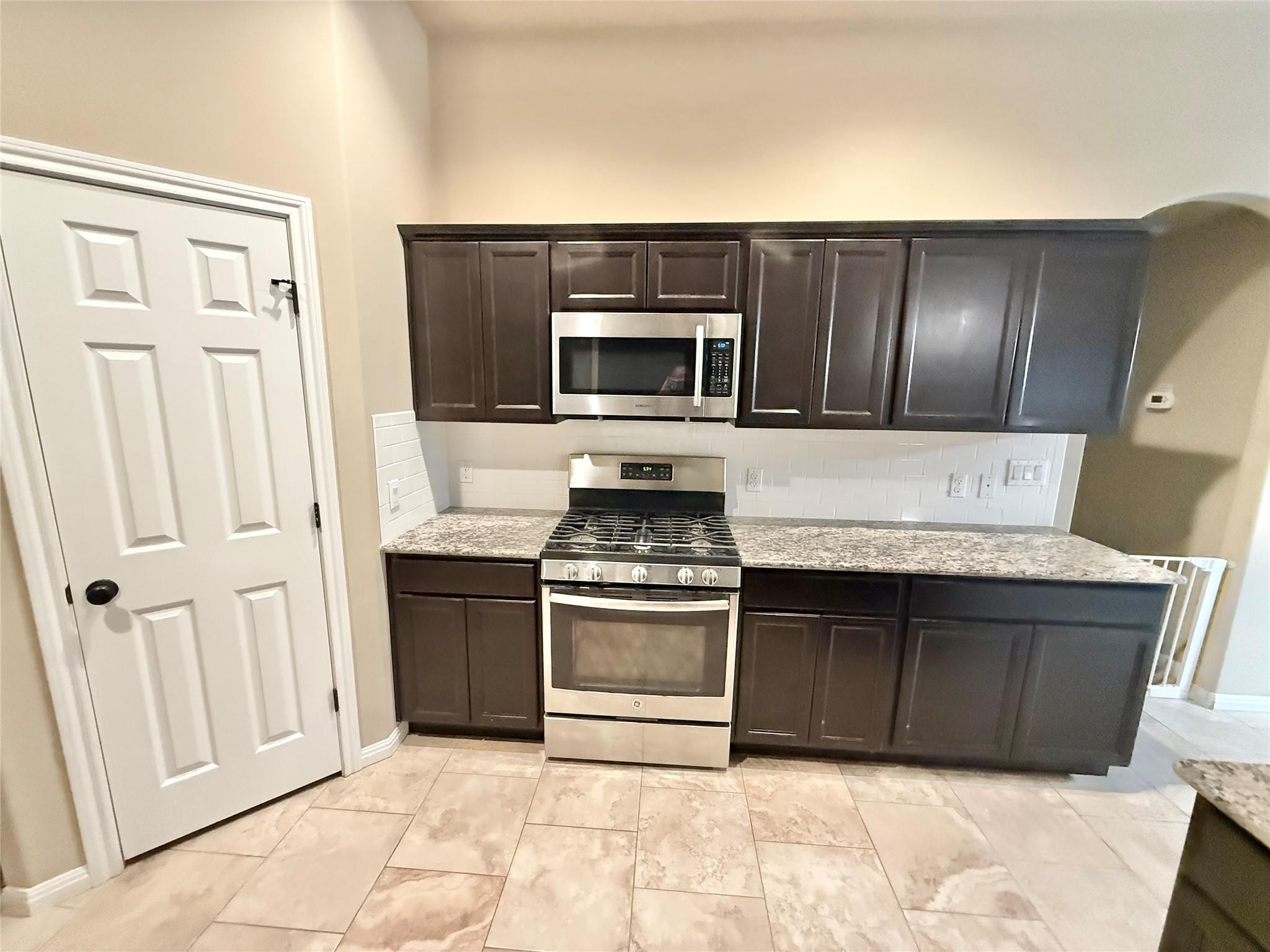 1205 Drake Elm DR