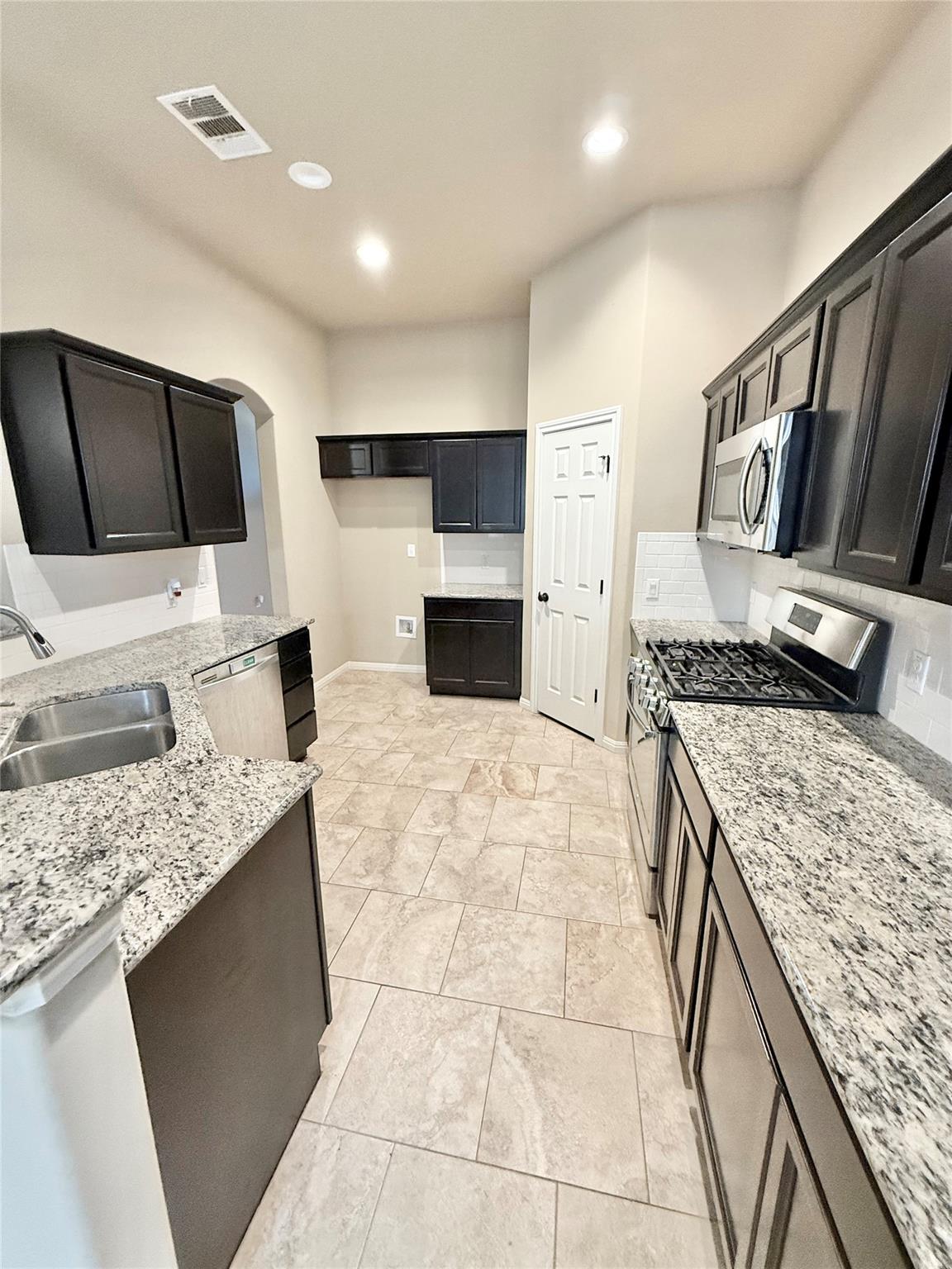 1205 Drake Elm DR