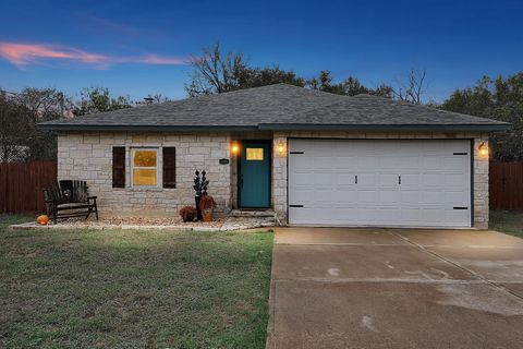 Photo of 14906 Foy DR, Lakeway, TX 78734 (MLS # 9931032)