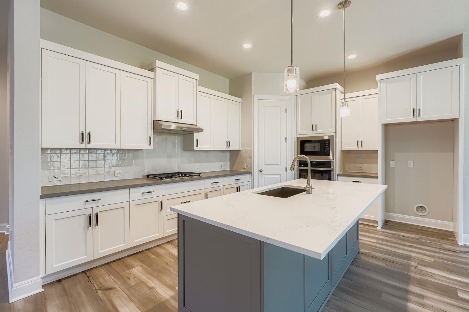 121 Prickly Poppy LOOP