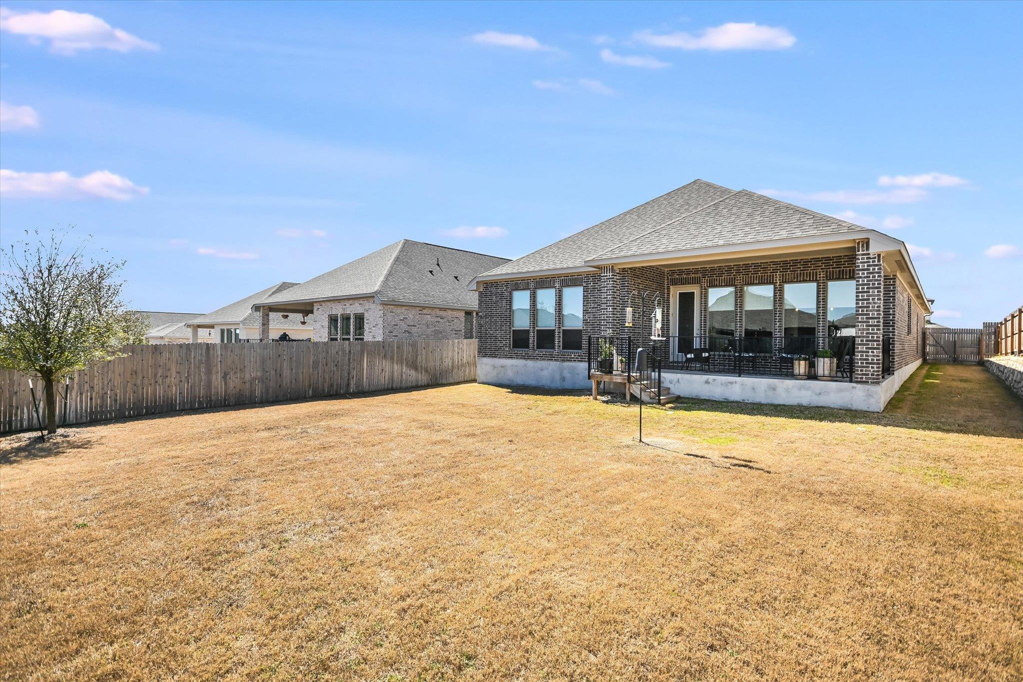176 Cyrus Milton DR