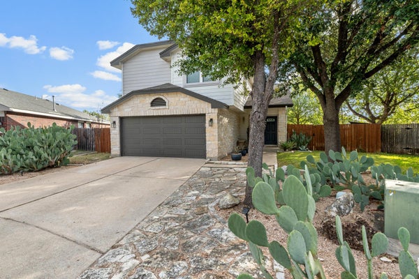 1128 MISS KIMBERLYS LN, PFLUGERVILLE, TX 78660 - Image c8c0722f9e5c3fa453f294ecc04555b7/1293872042