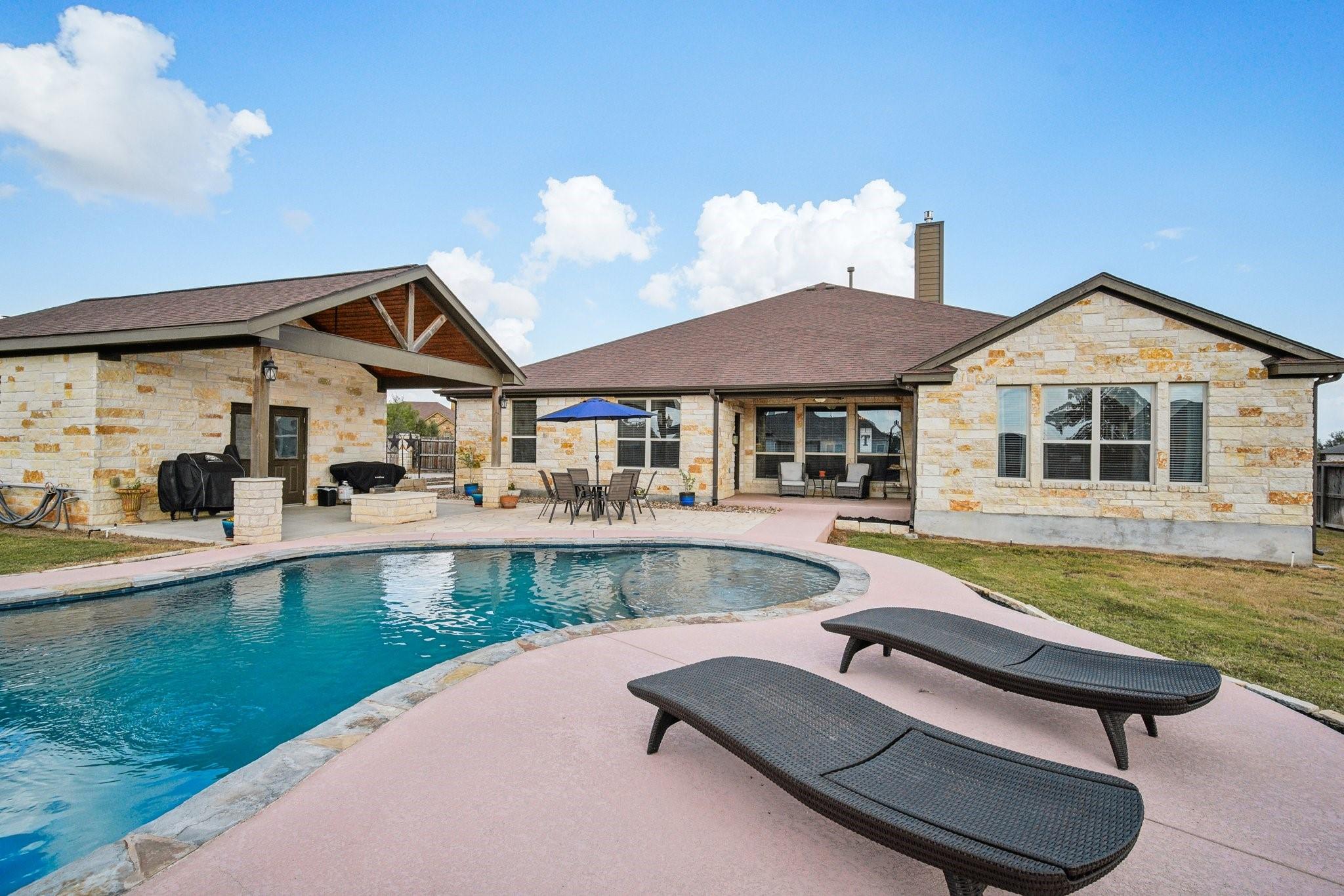 281 Chisholm TRL