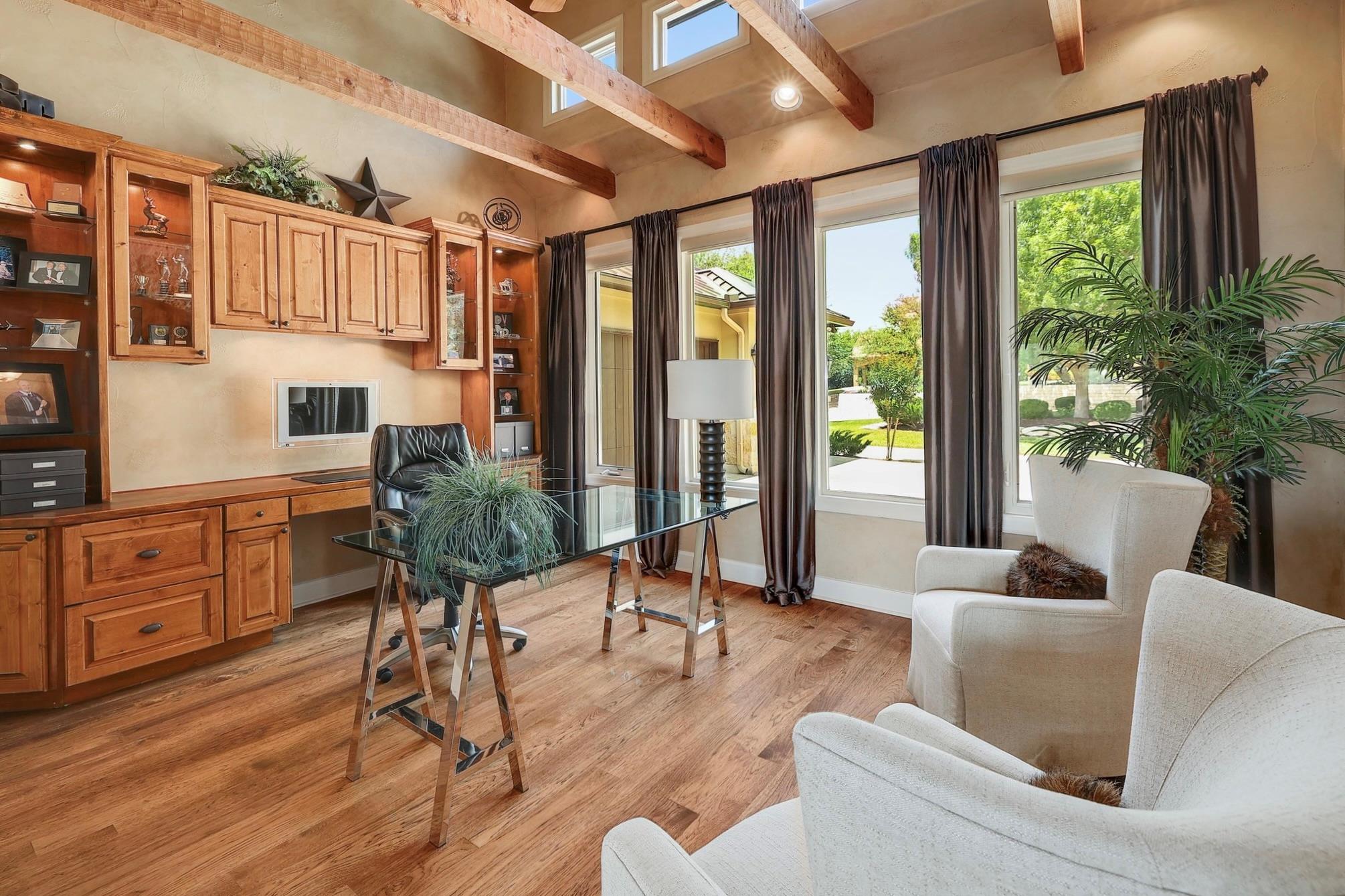 3909 Sugarloaf DR