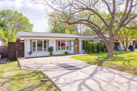 Tiny photo for 2410 Elmglen DR, Austin, TX 78704 (MLS # 8460799)