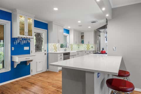 Tiny photo for 2410 Elmglen DR, Austin, TX 78704 (MLS # 8460799)