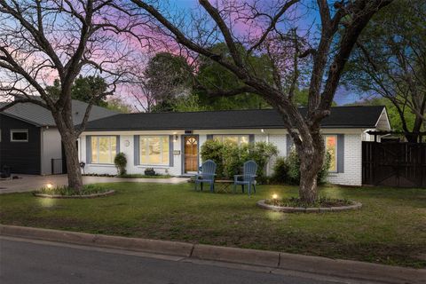 Photo of 2410 Elmglen DR, Austin, TX 78704 (MLS # 8460799)