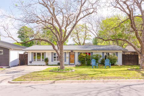 Tiny photo for 2410 Elmglen DR, Austin, TX 78704 (MLS # 8460799)