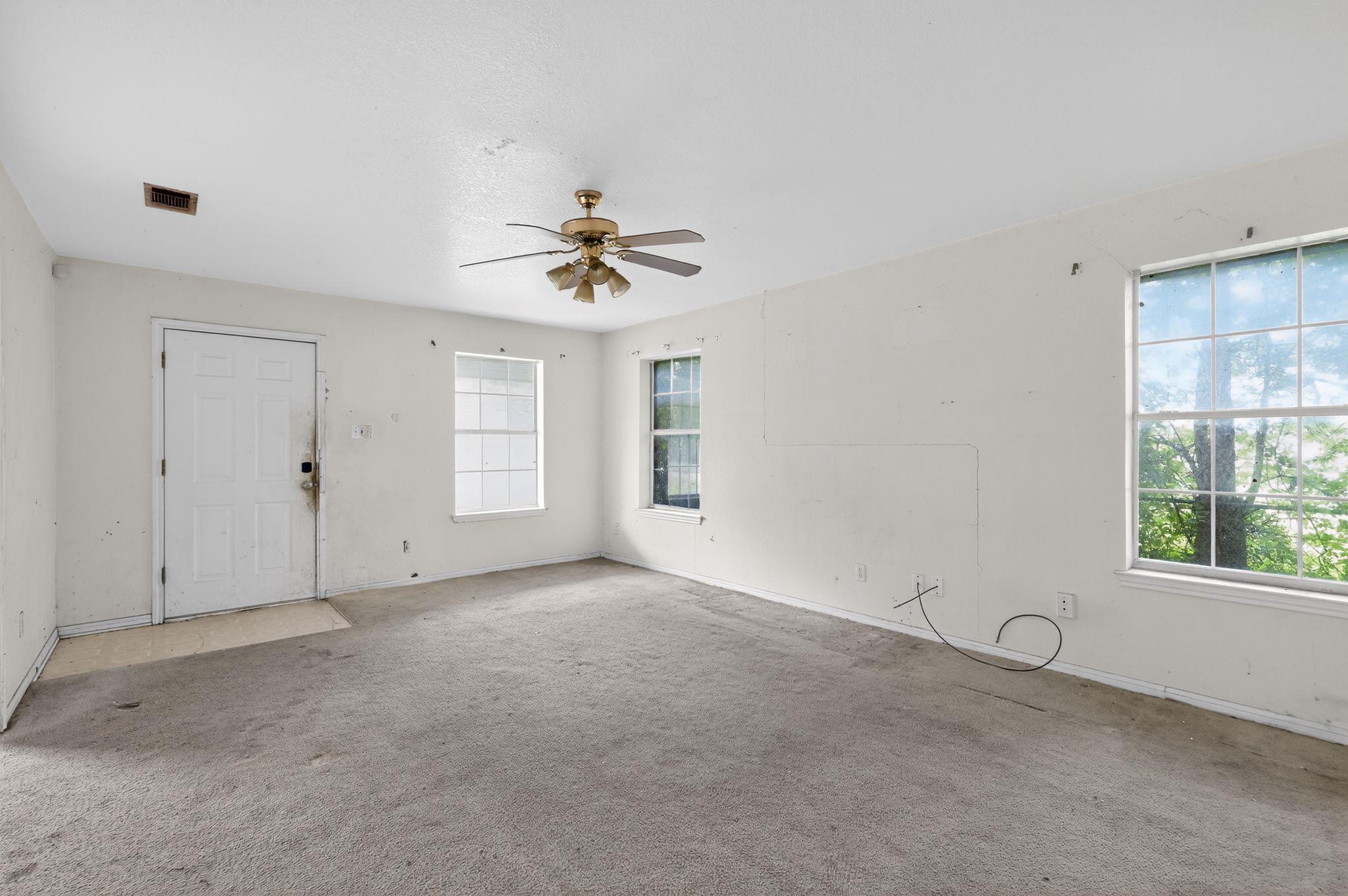 1003 S 4th ST
