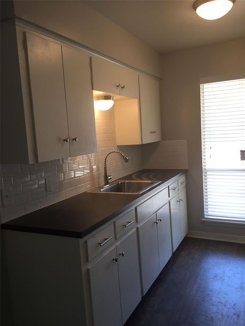 Photo of 5607 Sunshine DR #115, Austin, TX 78756 (MLS # 2320235)
