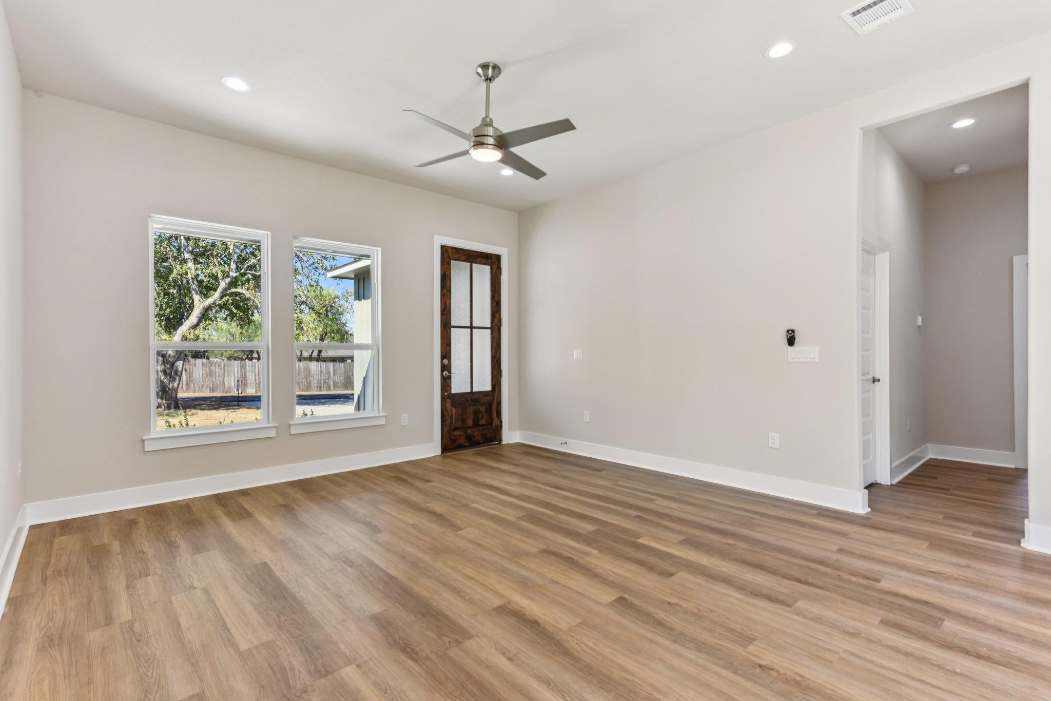 855 Cypress LN