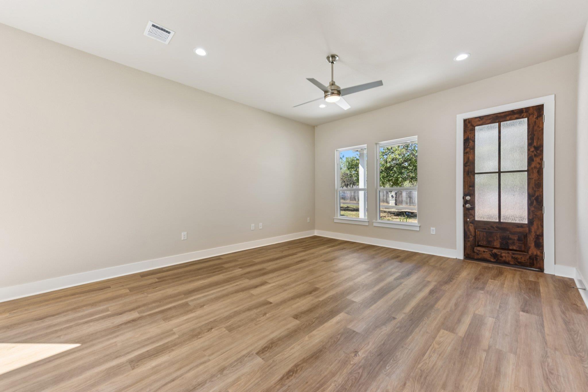 855 Cypress LN
