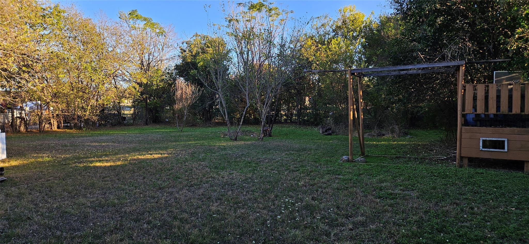 908 Glass DR