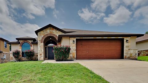 Single Family Residence in Killeen TX 5402 Fiesta Oak DR.jpg