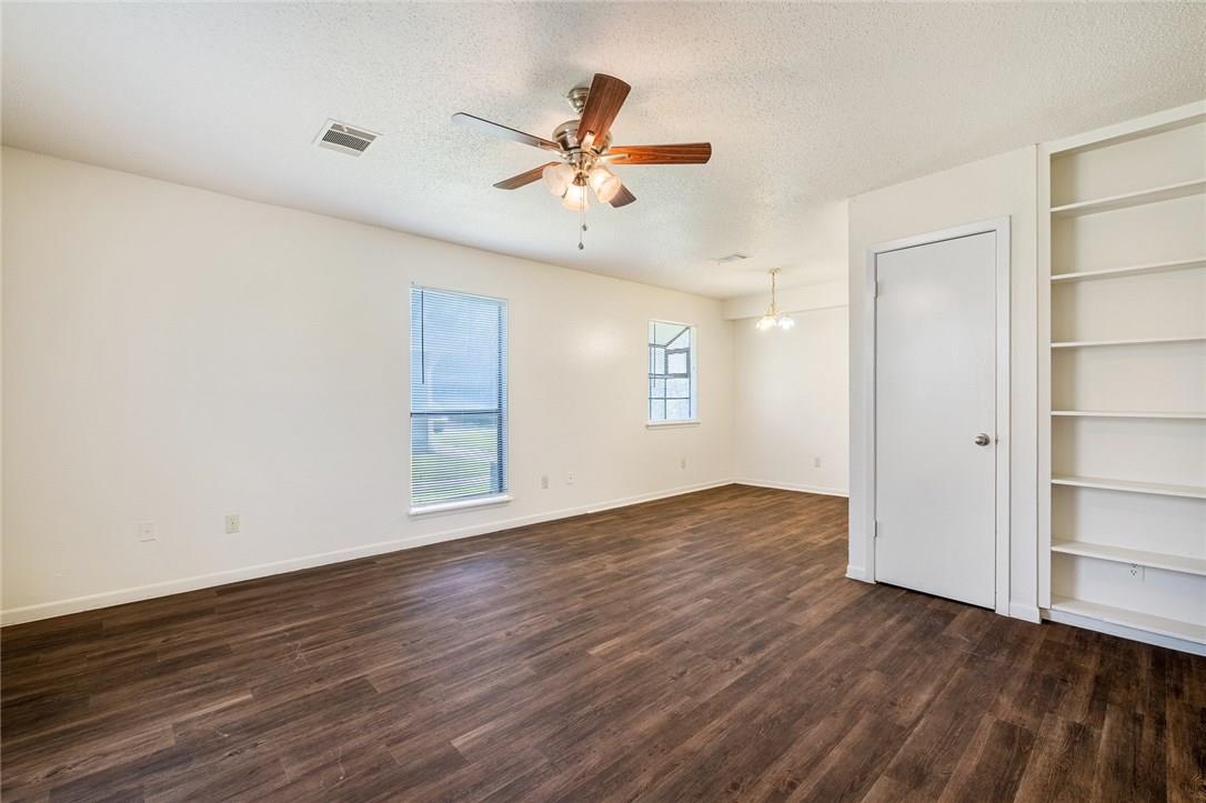 200 Concho ST D