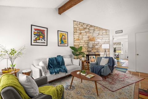 Photo of 5402 Brompton CIR, Austin, TX 78745 (MLS # 6816114)