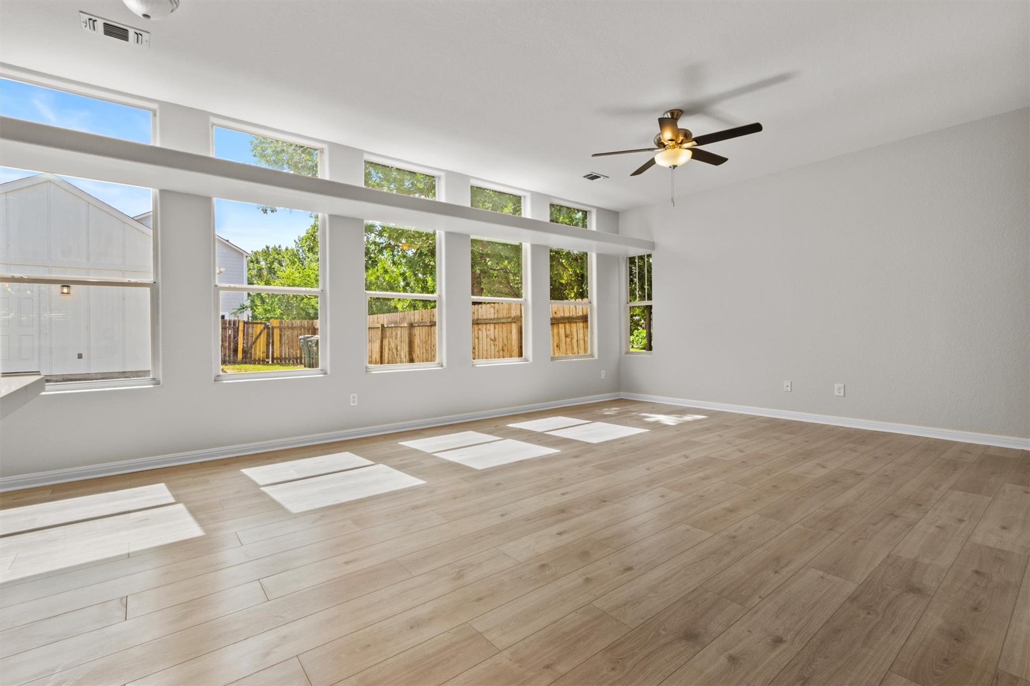 502 Shadowpoint DR