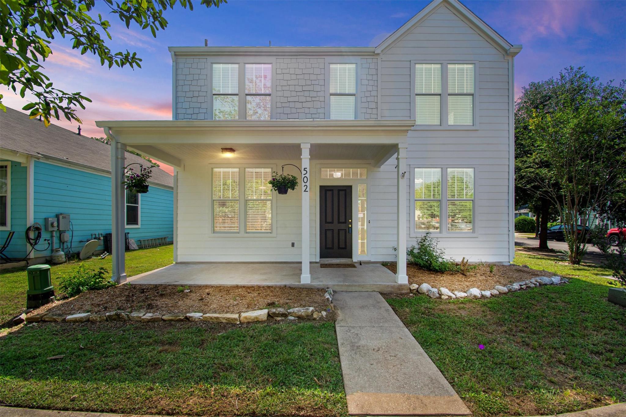 502 Shadowpoint DR