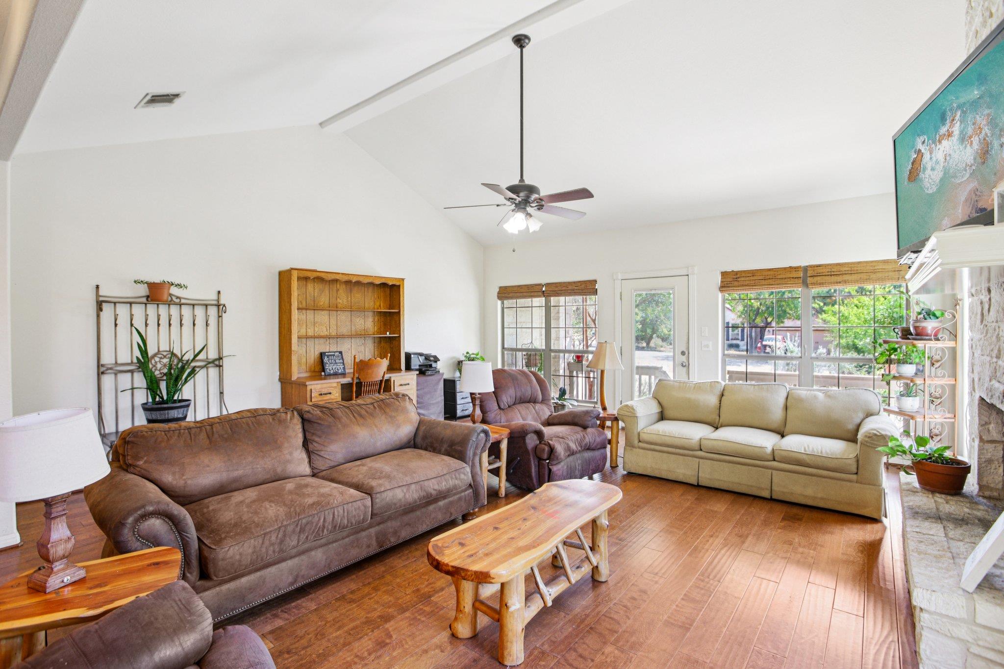 7 WOODVIEW CT