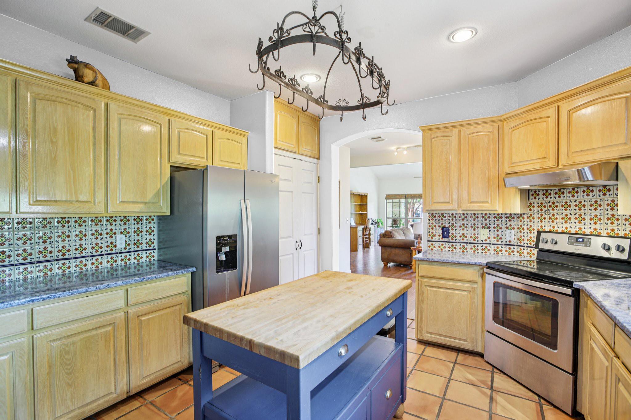 7 WOODVIEW CT