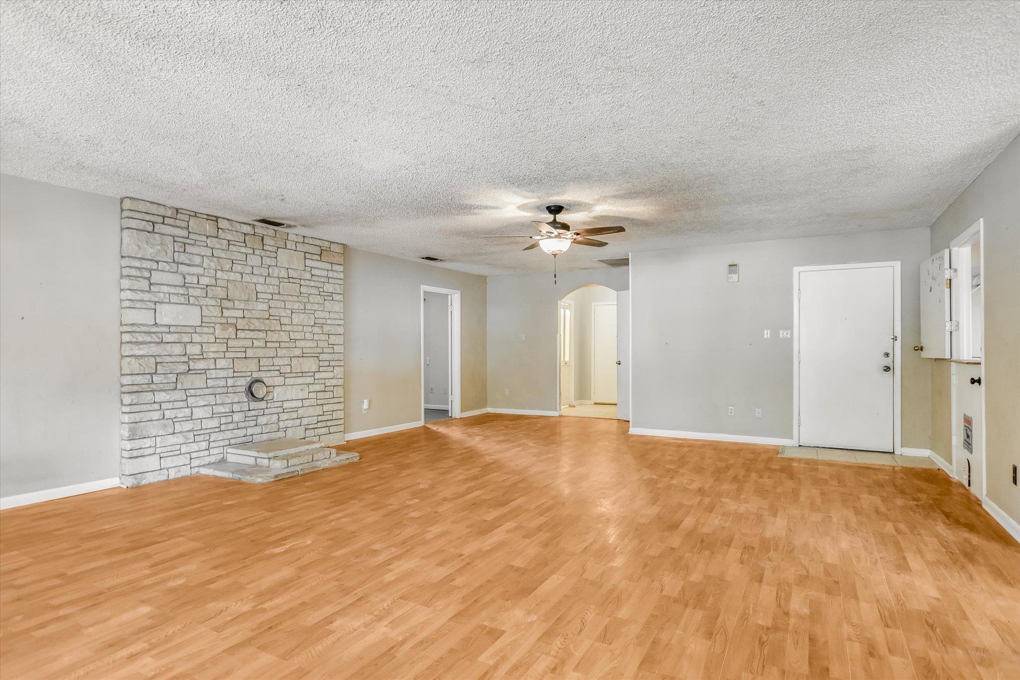 2808 Kings Circle DR