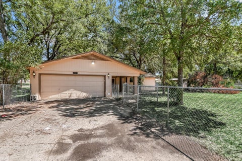 Photo of 2808 Kings Circle DR, Granite Shoals, TX 78654 (MLS # 7463086)