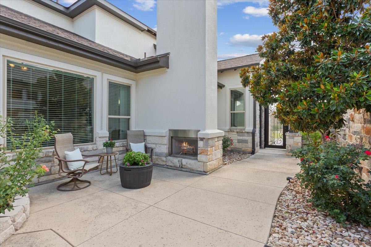 401 Skyflower DR V