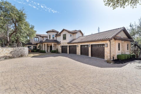 Photo of 303 Camino Arbolago ST, Lakeway, TX 78734 (MLS # 5278956)