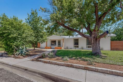 Photo of 1308 BROADMOOR DR, Austin, TX 78723 (MLS # 3368349)