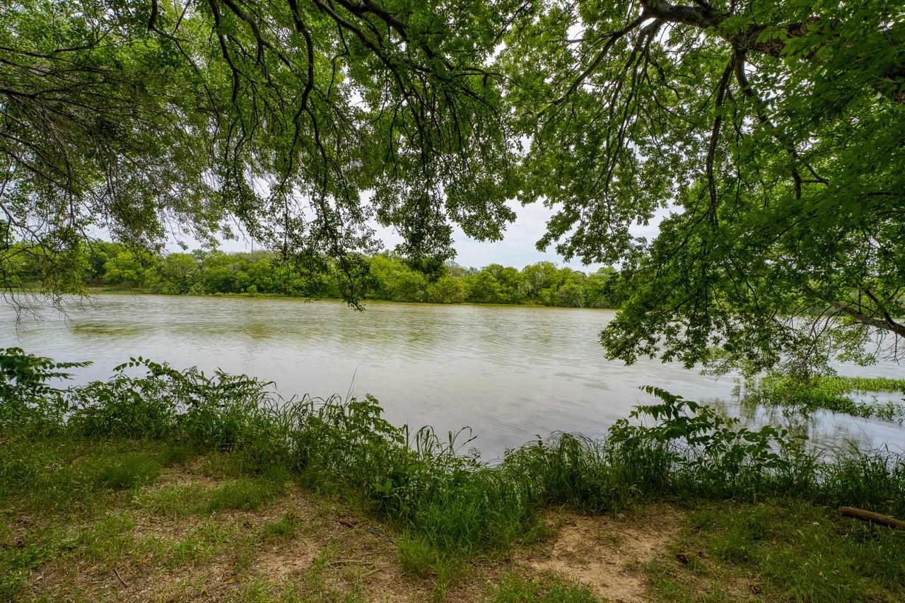 624 N US HWY 281
