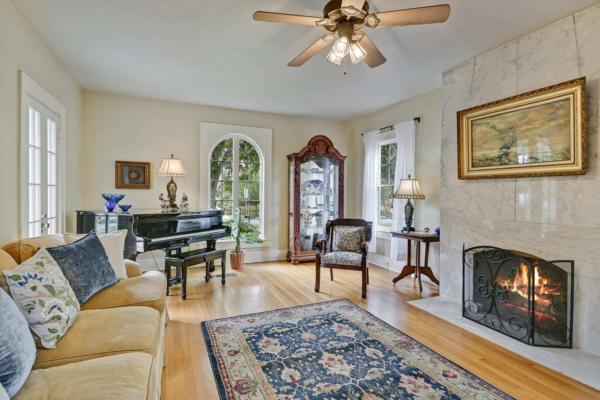 106 W 32nd ST