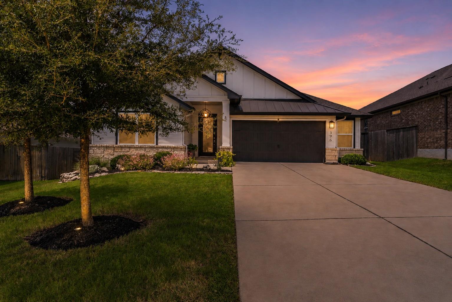 396 Gunnison WAY