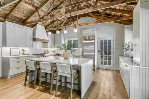 Photo of 6111 Hudson Bend RD, Austin, TX 78734 (MLS # 4283432)