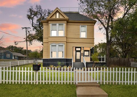 Photo of 404 E 9th Ave, Belton, TX 76513 (MLS # 3597495)
