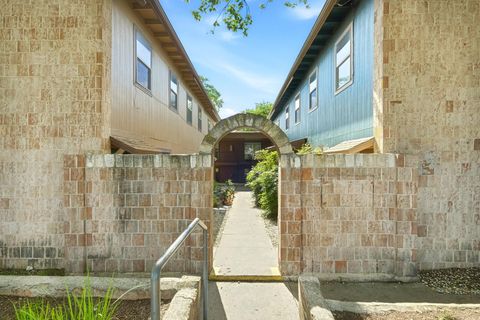 Photo of 2319 Greenfield PKWY #210, Austin, TX 78741 (MLS # 3742287)