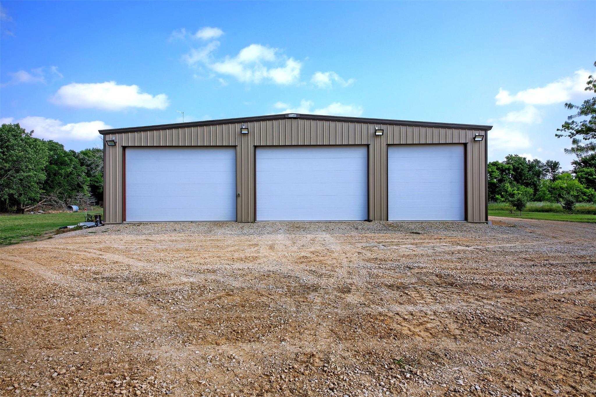 221 Private Road 4001