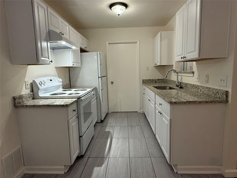 Photo of 314 Raintree DR, Georgetown, TX 78626 (MLS # 7815920)