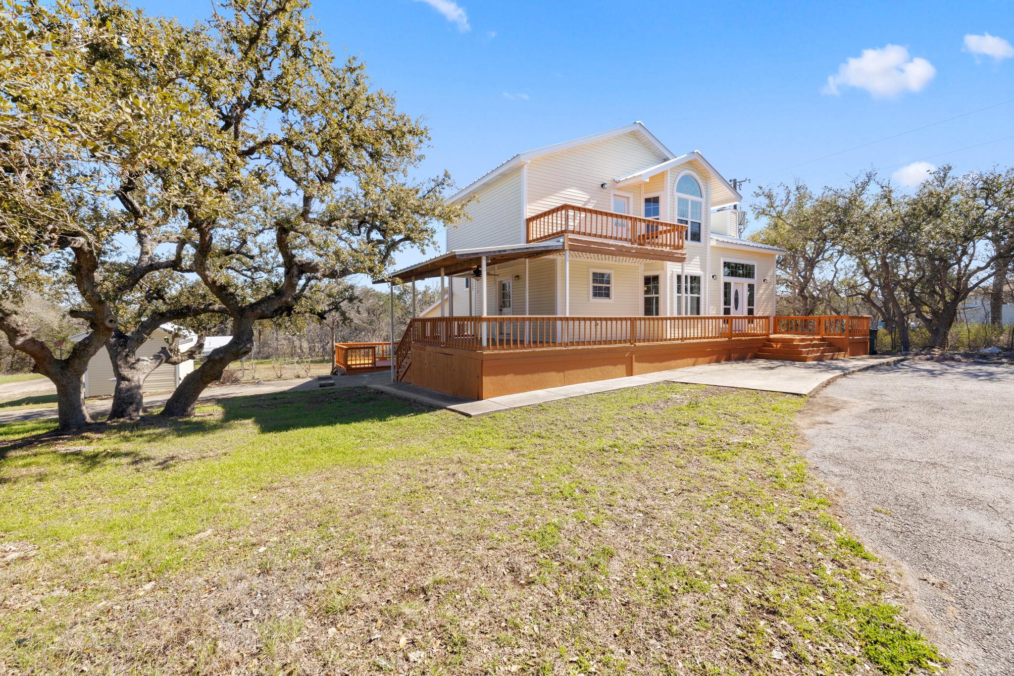 322 Oakwood LOOP