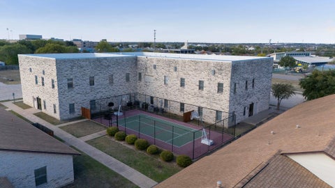 306 S 10th ST Pflugerville TX 78660