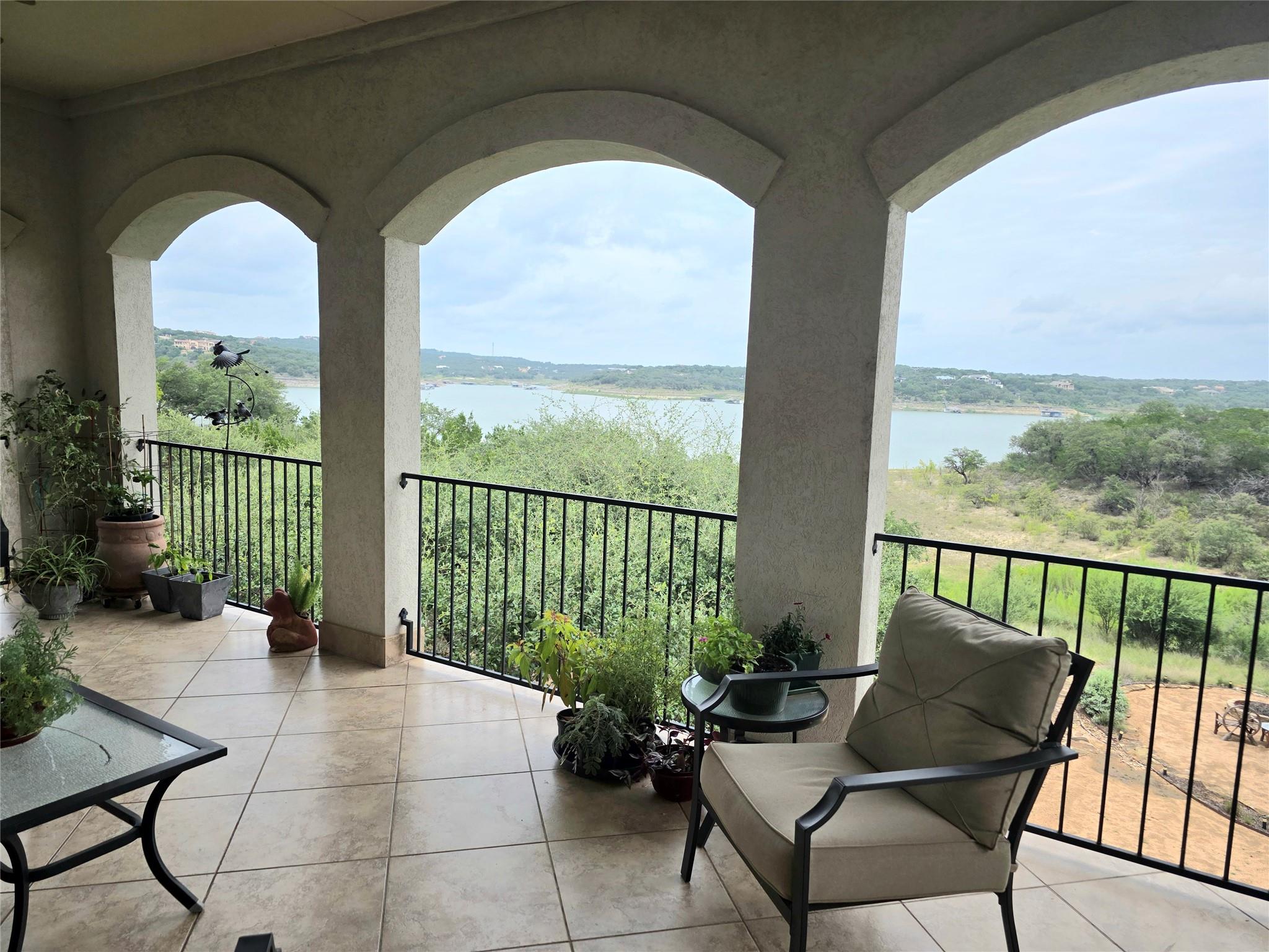164 Lakefront DR